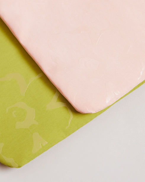 WRAP-Gifts-Printed Travel Pouches- Ted Baker Romania